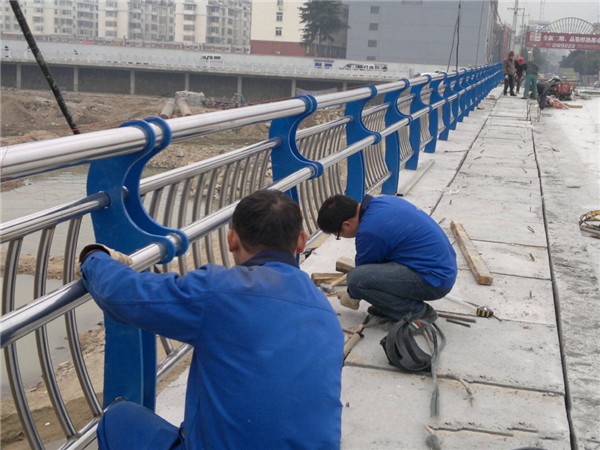 焦作不锈钢桥梁护栏除锈维护的重要性及其方法